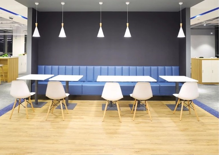 康冠分析为什么二手办公家具越来越受欢迎?